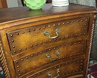 4 drawer side chest