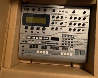 Yamaha RS7000 Production Workstation 