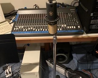 CAD Microphone with Floor Stand 