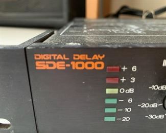Roland SDE-1000 Digital Delay