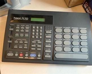 Roland R-70 Human Rhythm Composer