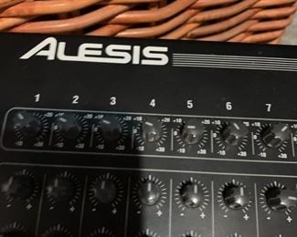 Alesis 1622 16 Channel Studio Mixer