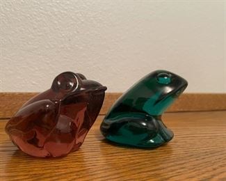 Colored glass frog decor