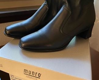 Munro American Kari Black Leather Stretch Boots