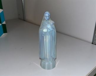 Sabino Opalescent St. Therese Madonna Figurine 5 1/4” Tall R135