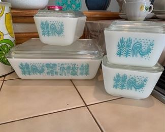Pyrex Butterprint Amish Refrigerator Dish Set With Original Lids