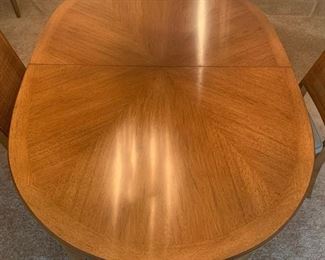 United Furniture Mid-Century Dining Set