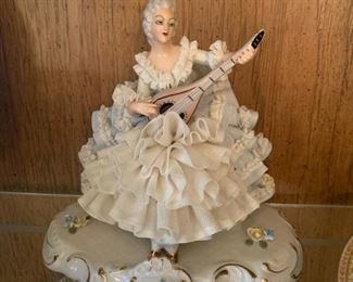 Dresden Sandizell Lace Porcelain Women Playing Mandolin