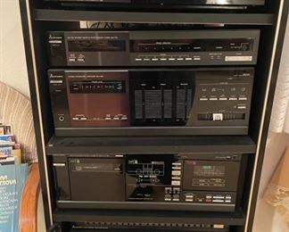 Mitsubishi Logic Controlled Turntable LT-156, Mitsubishi AM/FM Stereo Quartz Synthesizer Tuner DA-F76, Mitsubishi Stereo Integrated Amplifier DA-U156, Mitsubishi Auto Changer Double Cassette Deck DT-156, Mitsubishi Stereo Graphic Equalizer GA-156, Mitsubishi Compact Disc Player DP-107s