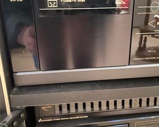 Mitsubishi Logic Controlled Turntable LT-156, Mitsubishi AM/FM Stereo Quartz Synthesizer Tuner DA-F76, Mitsubishi Stereo Integrated Amplifier DA-U156, Mitsubishi Auto Changer Double Cassette Deck DT-156, Mitsubishi Stereo Graphic Equalizer GA-156, Mitsubishi Compact Disc Player DP-107