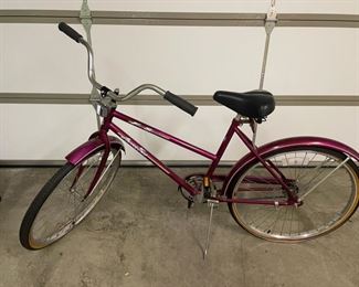 Woman's Free Spirit Cross Town Vintage Cruiser Single Speed Coaster Brake 26" Bike