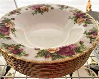 50 pieces of "Old Country Roses" by Royal Albert