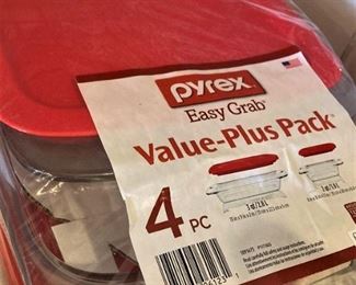 New 4-piece Pyrex set