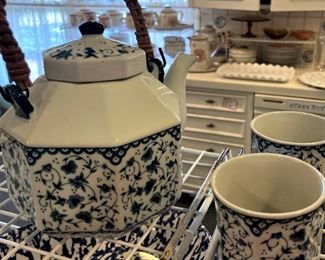 Blue & white tea pot and cups