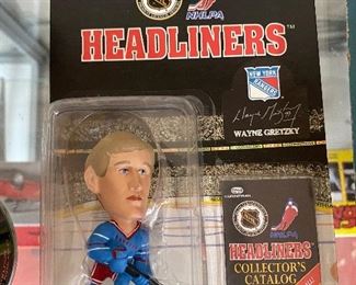 Wayne Gretzky Headliners Figure on Card