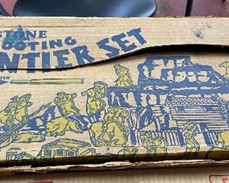 Keystone Shooting Frontier Set Playset