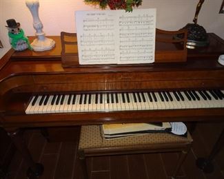 Acrosonic spinet piano