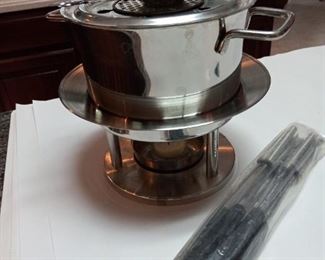 Fondue Pot with accesssories