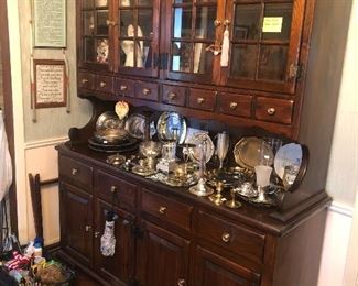 Outstanding Ethan Allen solid pine china cabinet!