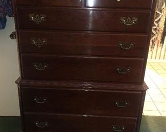 Cherry wood Ethan Allen chest of drawers 