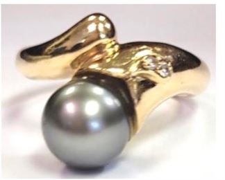 14k black earl and diamond ring, 7.4 gms, 9-9.5 mm