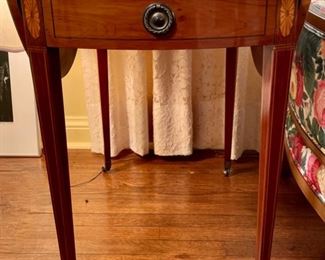 Federal Style Drop Leaf Table