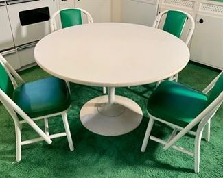 Knoll Style Tulip Table