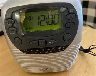 Digital clock radio