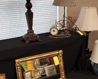 Great leaded glass lamp, golden mirror, bicycle lamp and clock