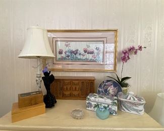 Vintage Jewelry Box, Decorative Boxes, Flowers and Lamps