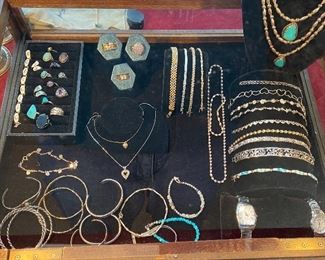 Fine Jewelry show case