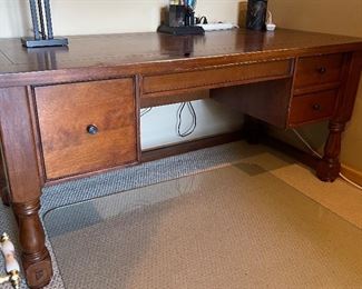 Great wood desk w/keyboard pullout & left file drawer + 2 side drawers