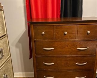 Twin Bed Chest of Drawers