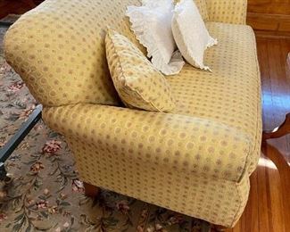 Rowe Furniture Single Cushion Love Seat