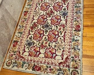 3' x 5' Small Floral Area Rug