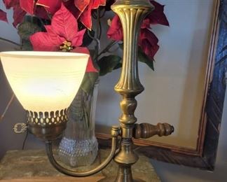 Unique - Vintage Brass Style Lamp