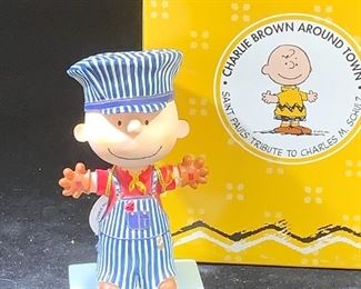 Charlie Brown Around Town figurine  