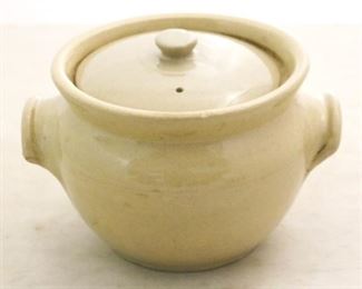 255 - English Covered Bean Pot - 8" round
