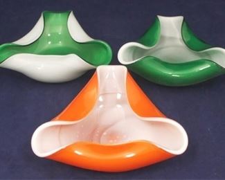 285 - Set of 3 Art Glass Ashtrays 6 1/2 x 6
