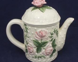428 - Vintage Teapot - 8" tall
