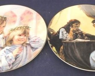 437 - Pair of Collector Plates 8 1/2 round
