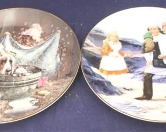 438 - Pair of Collector Plates 8 1/2 round
