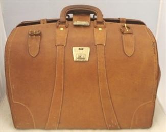 549 - Vintage Leather Doctor Bag 15 x 10 x 19
