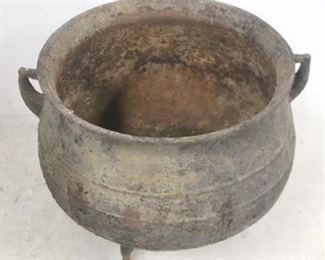 676 - Cast Iron Pot 12 x 16
