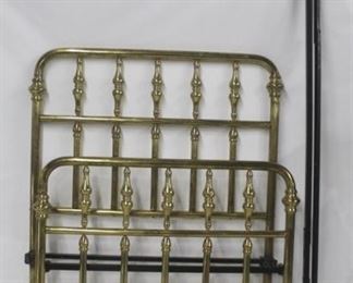 912 - Brass Bed Full Size 55 x 58 1/2 x 81
