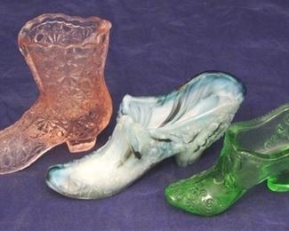 955 - Lot of 3 Glass Shoes Assorted Sizes
