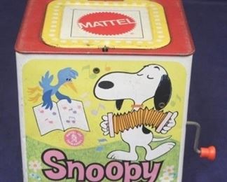 979 - 1966 Matel Snoopy Jack in the Box 5 1/2 x 5 1/2 x 5 1/2
