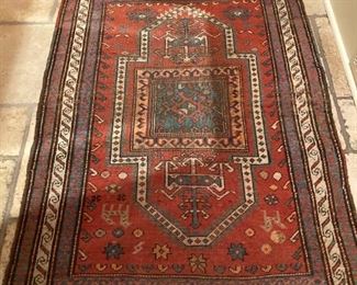 Oriental hand knotted rug, 2x3'2