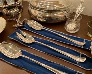 SILVER PLATE SERVING ACCESORIES
