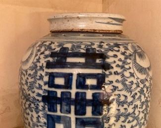 ANTIQUE BLUE AND WHITE CHINESE HAPPY POT AND LID